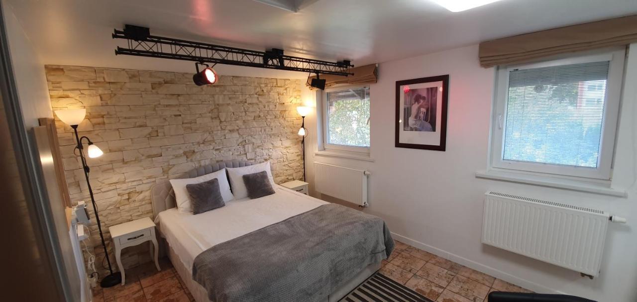Aparthotel 3 ,, Cosy House Studio" & Parking Kaunas Exterior foto